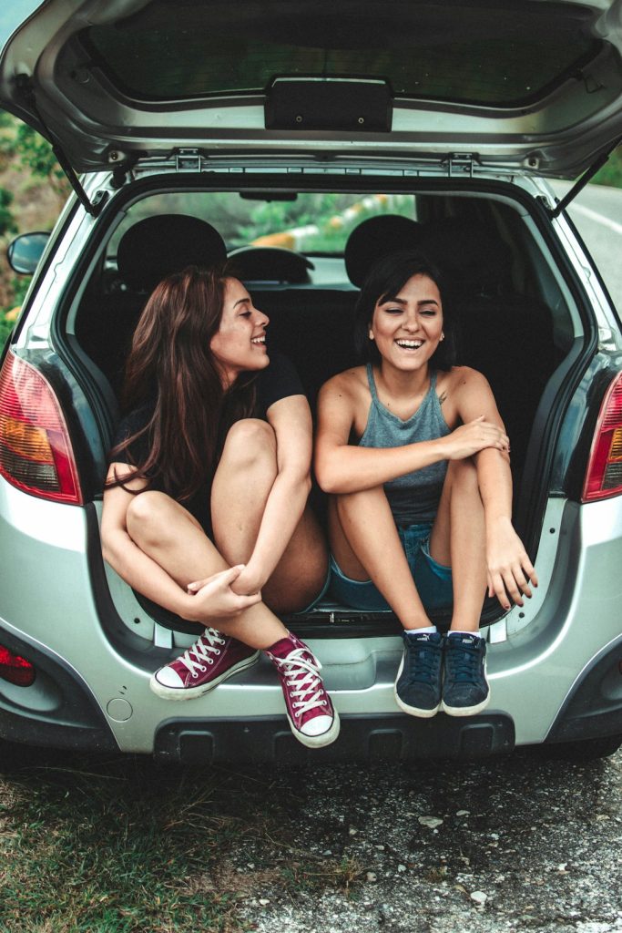 La amistada es lo único que importa en la vida. Rodearte de personas que aprecien la amistad como una meta y sepan valorar las cosas pequeñas de la vida. Ama, crece y diviértete.